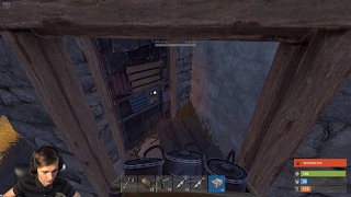 Видео RUST - РЕЙД ПО НАВОДКЕ, КАК РЕЙДИТЬ И ОКУПАТЬСЯ?! (автор: Bisquise)