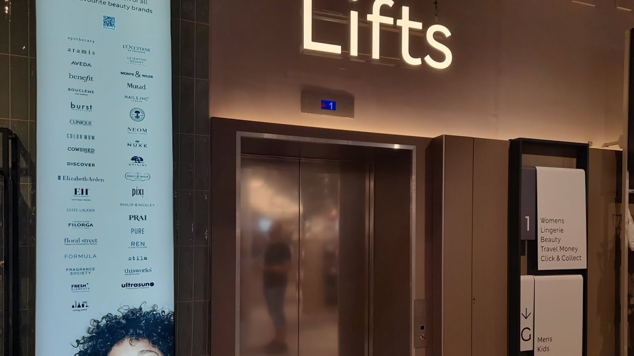 False Sign! 2022 Otis Gen2 Lift at M&S in Birmingham (Bulring)