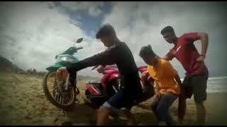 story  wa happy holiday santai di pantai soge