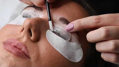 Lifted. By LashBase Step by Step - Lash Lift & Tint
