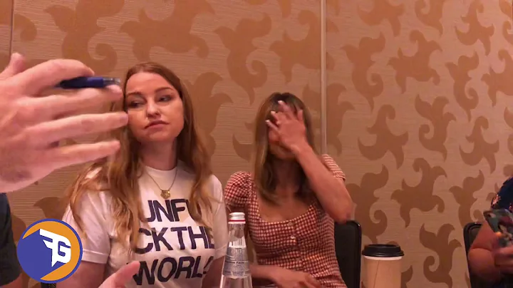 SDCC 2019: Melissa Benoist and Sarah Schechter
