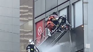 大阪・北新地のビルで火災　27人が心肺停止に　放火の疑い