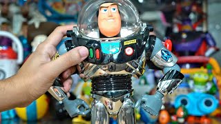Buzz Lightyear Intergalactic Ultimate Talking Action Figure Toy Story Chrome Silver Preteado Prata