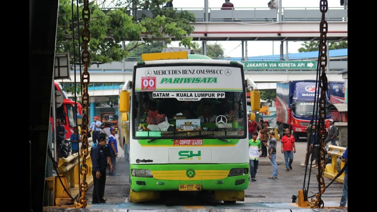 Bus Klasik dan Melegenda dari Serang, PO Saztro Holiday
