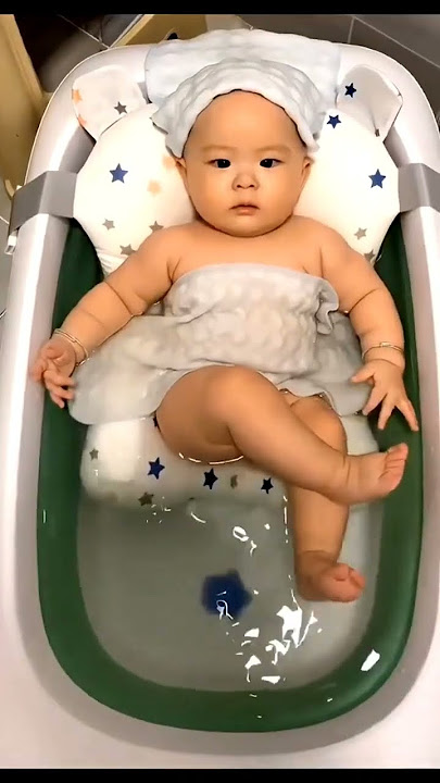 HUGO Foldable Baby Bath Tub / Bak Mandi Bayi Lipat dngan Pengukur Suhu➡️ https://shope.ee/5phjefiapn