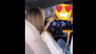 Afra Saraçoğlu Arabasnda Gi̇derken Paylaşim Yapti Çabuk İzleyi̇n