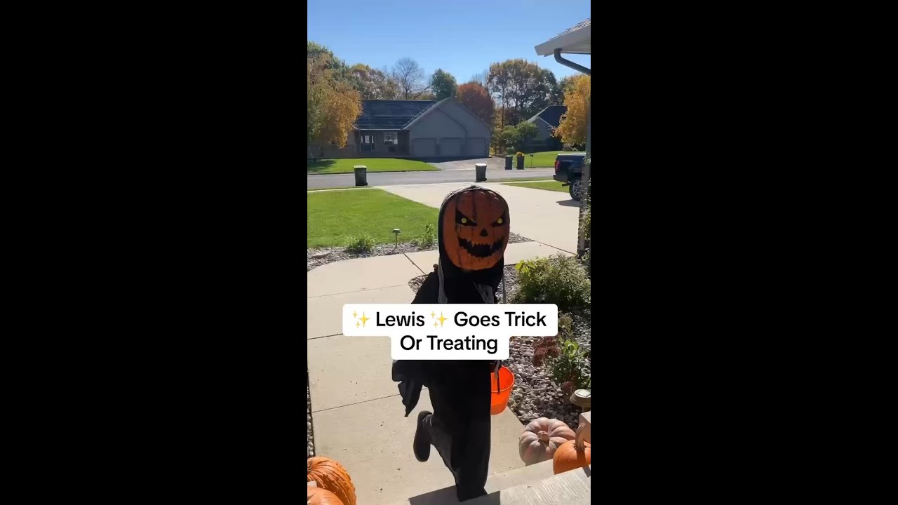 Льюис отправляется выпрашивать сладости