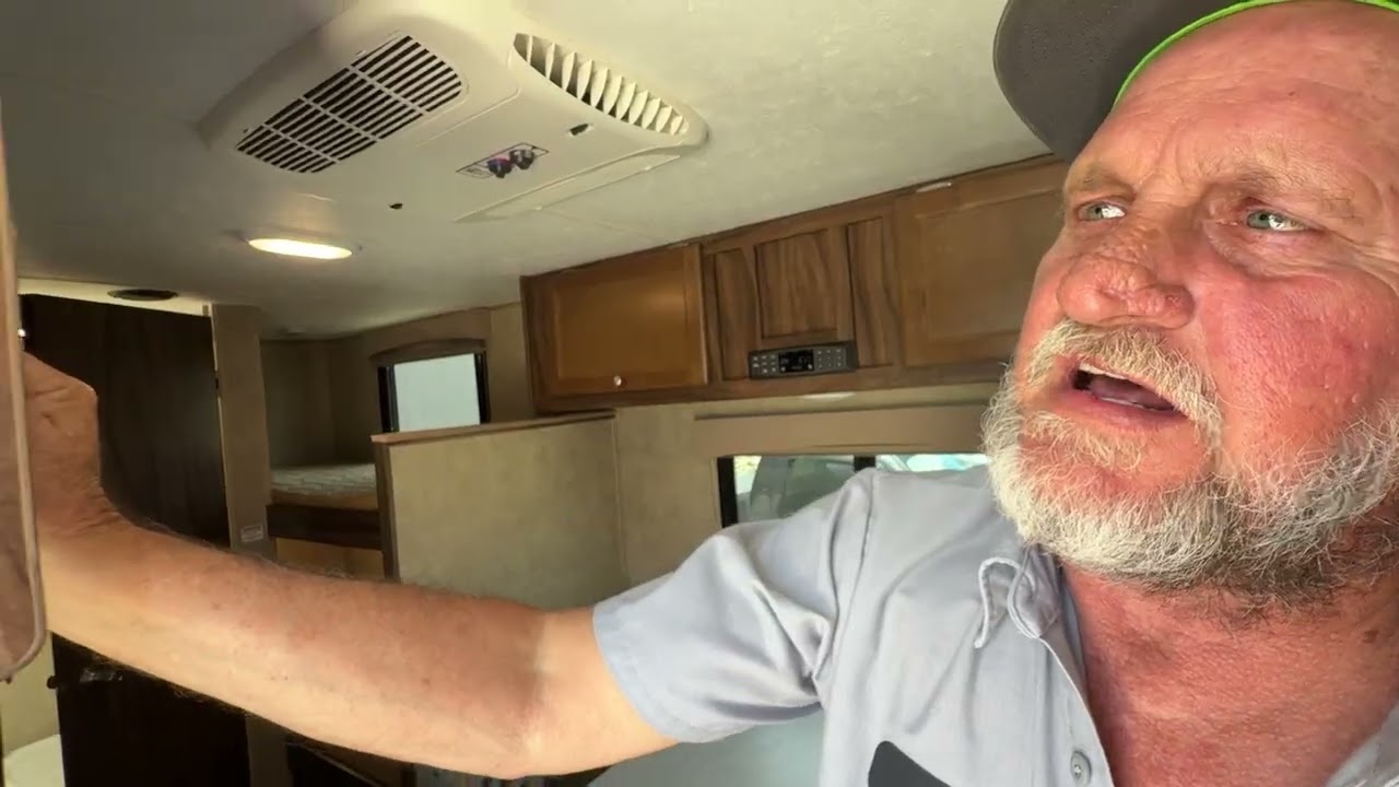 Virtual Walkthrough of the 2019 Coachmen Clipper 17BH Bunkhouse Travel Trailer at Parkland RV Center