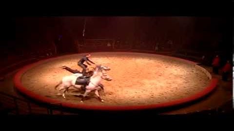 Alchimie Equestre Mise en scène : Mario Luraschi , Musique originale : Fred Kara Laforêt