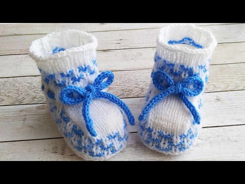 Двухцветные пинетки ленивым жакардом/ booties knitting/Stiefeletten stricken