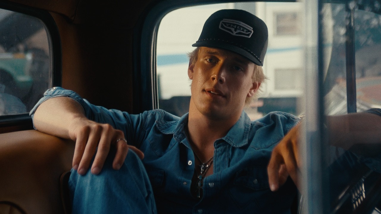 Hudson Westbrook - Two Way Drive (Official Video) Hudson Westbrook - Two Way Drive (Official Video)
