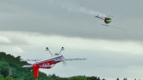 EXTRA 300 MXS 104 3D AERO + ALIGN TREX 700N DFC HELI DUO DISPLAY - DEANO & ANDY WESTON PARK - 2017