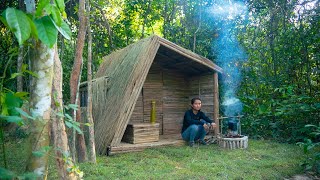 Girl Living Off Grid Built the Most Amazing Bamboo Villa in the Jungle, Girl Solo bushcrafts Buildin