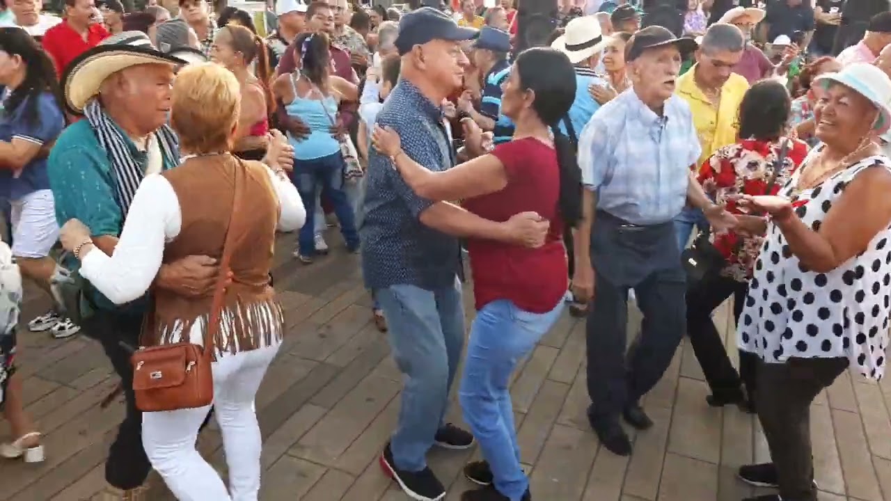 Los integrados parranderos. Varios temas 1. Julio 28 2024.