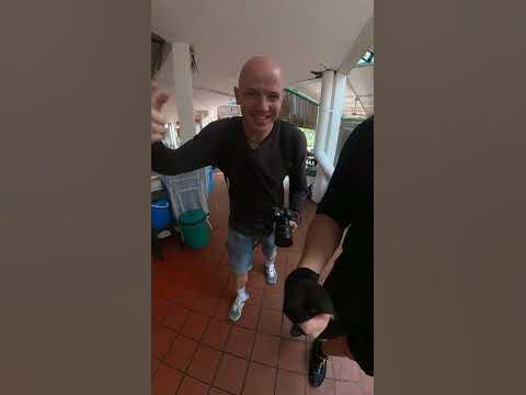 Стас Натанзон - Погнали заехал. Показываю ему НеТуристический Сингапур ...