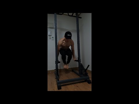 L-<strong>sit</strong> to HandStand