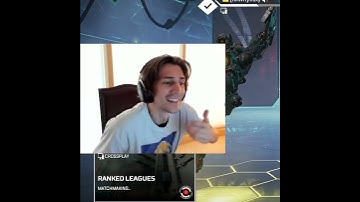 xQc Imitates Apex Legends Players 😂