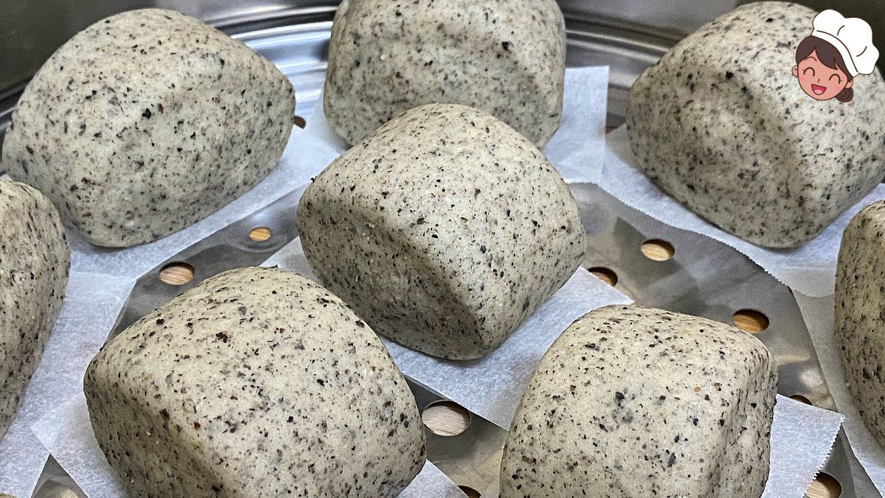 Black Sesame Steamed Buns (Mantou) | 软香的黑芝麻小馒头 #47