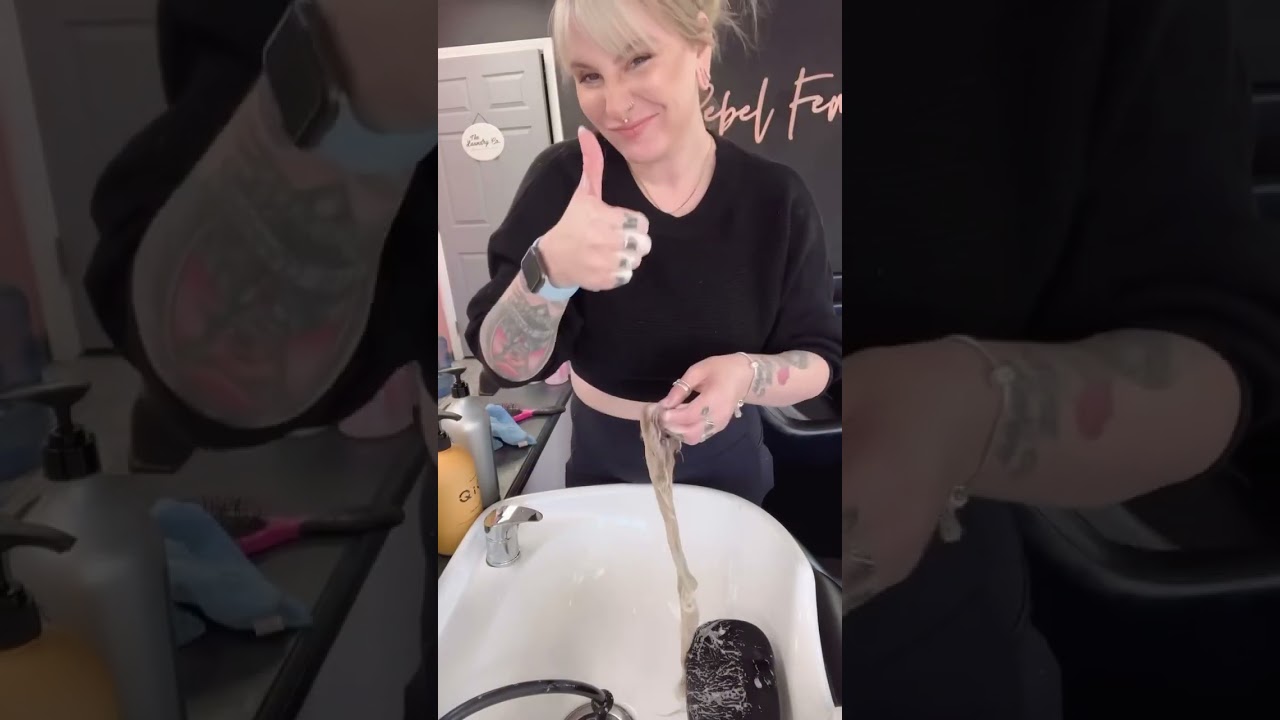 Wash hair extensions with these must have products 🎉