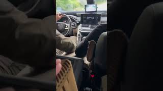 Jo Ska Vdekë Pushka E Luanit, Gjallë E Kemi Uçk-Në. Kënga Në Autoblindën E Njësisë Speciale