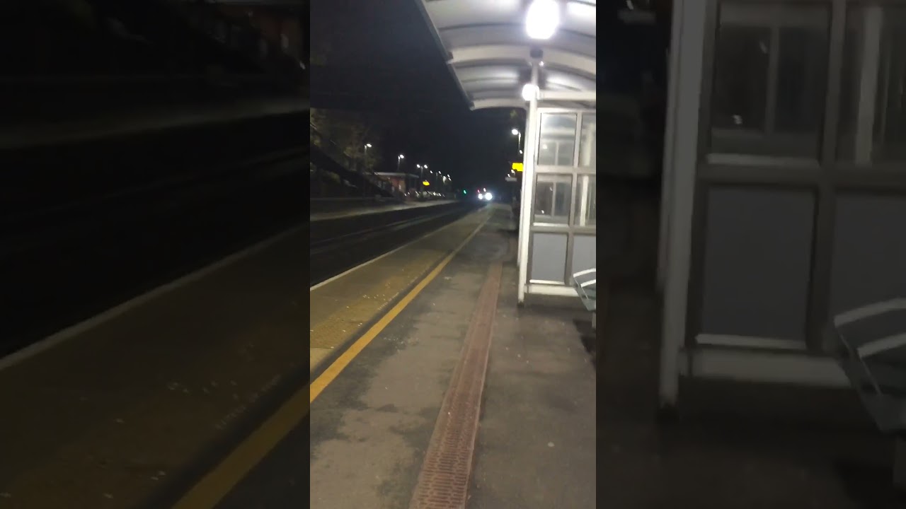 Class 802 with 1 cute horn 🚂🚞