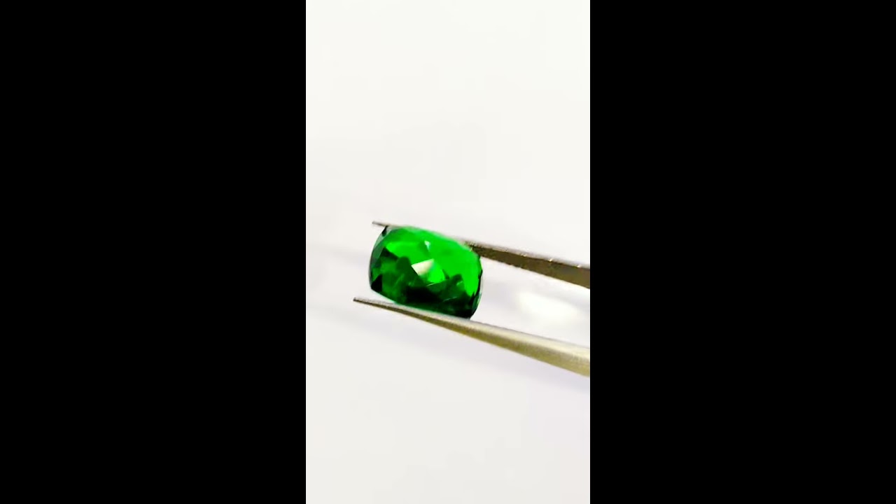 Tsavorite Garnet 4 88 Carats Gem Perfect Green