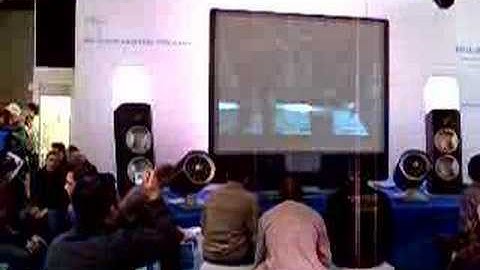 Cebit 2007 -- my screen is bigger than your screen