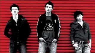 10. Jonas Brothers - 705