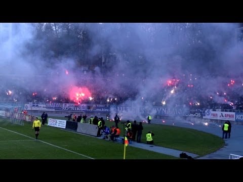 Позитивный диктор стадиона)