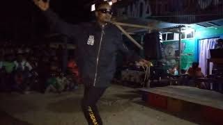 Robot dance __en live _-_by Carlos'B__a kitutu_-_ officiel_ vidéo _-_ by samatha __ 2021_ Resimi