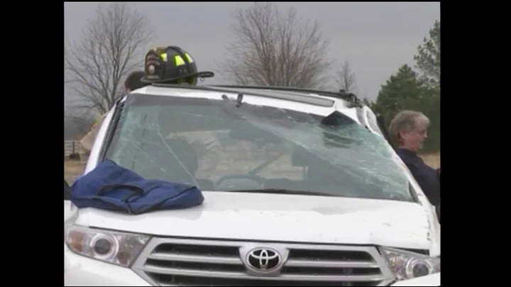 Multiple people hurt in head-on, rollover collision on busy highway