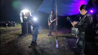 up thE punks collective - Serang Serbu