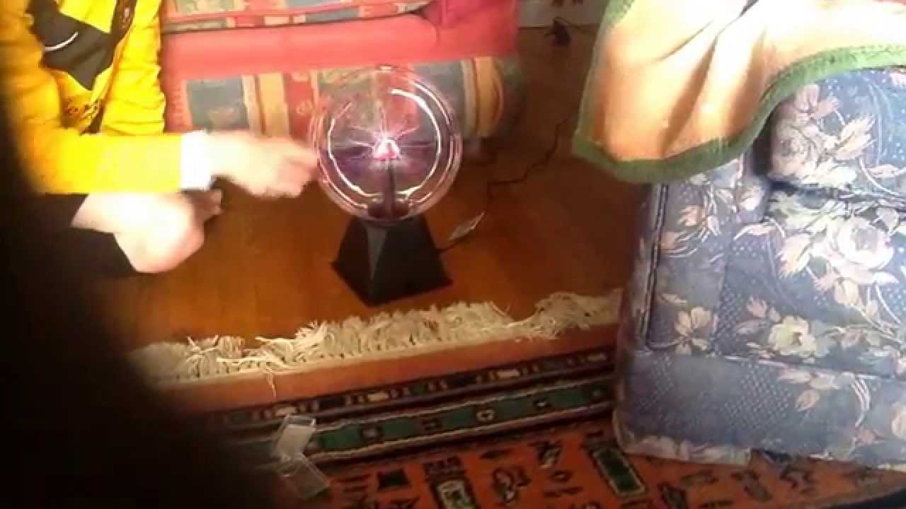 Cool trick with plasma globe - YouTube
