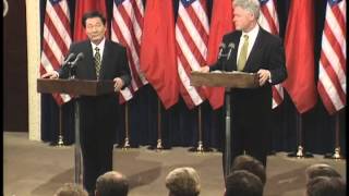 Pres. Clinton and Prem. Zhu at a Press Conference (1999)