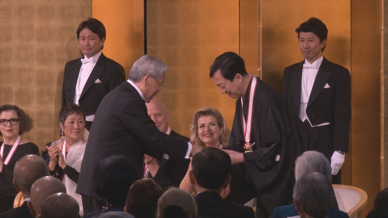 玉三郎さんらが受賞 第31回世界文化賞授賞式