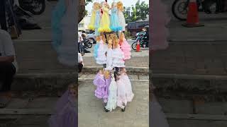 Rambutnya Banyak Yang Ikal