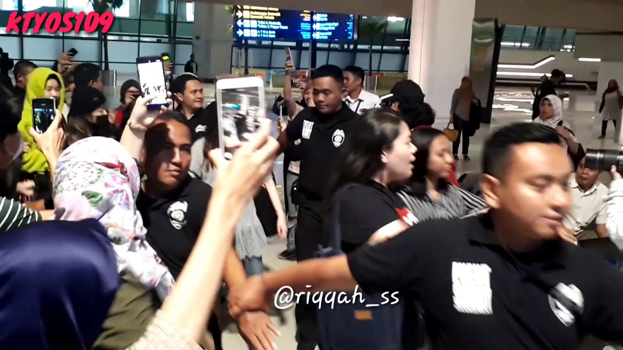 220219 Mamamoo at Soekarno Hatta Airport