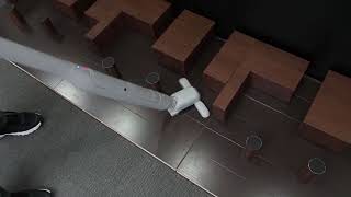 ヘッドが変形する掃除機！狭いすき間もスイスイ