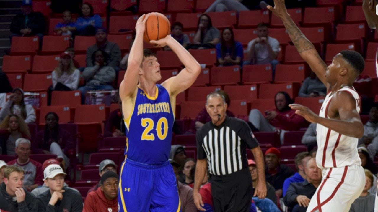 GAC WEEKLY 514 - SE's Buckingham wins D-II college basketball weekly national award