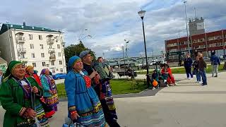 Вот так спел! Народ подпевал в голос. Спрыгнул со сцены, чтобы петь вместе с людьми. Ай да Пушкин!