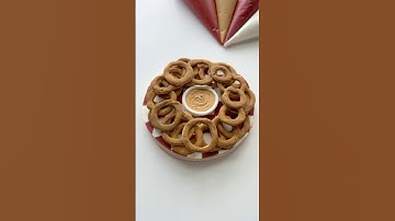 Onion rings cookie🧅 everything linked in my bio #cookiedecorating #oddlysatisfying #asmr