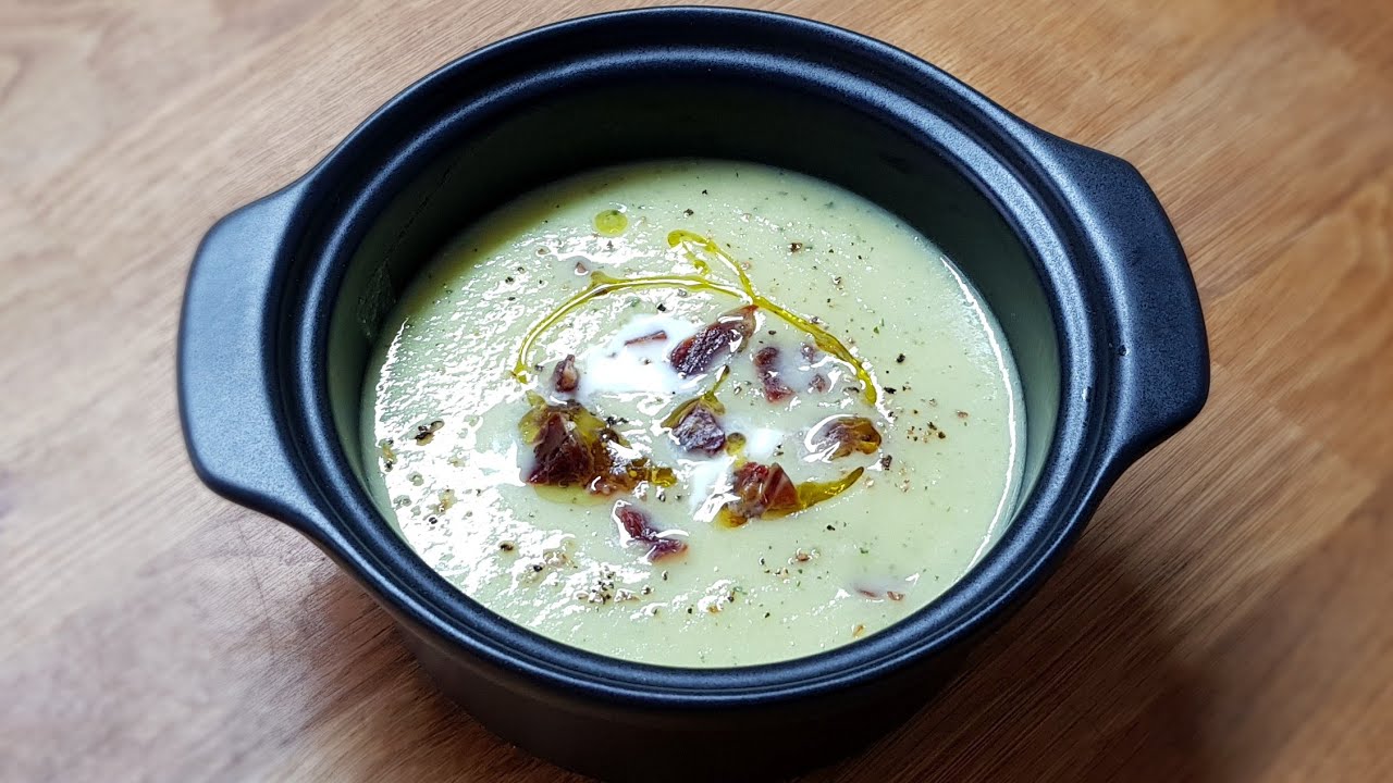 Crema de calabacín suave y cremosa.