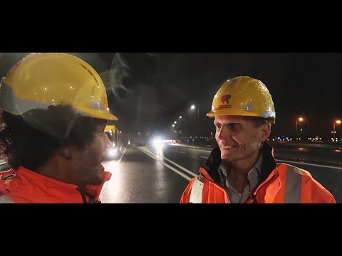 OP ASFALTUUR #4 - STRAKKE, WITTE LIJNEN OP DE WEG