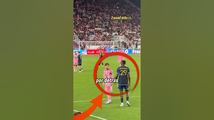 MESSI EMPUJÓ AL RIVAL VARIAS VECES, ¡PERO EL ÁRBITRO NI LE SACÓ TARJETA! 😳🤯