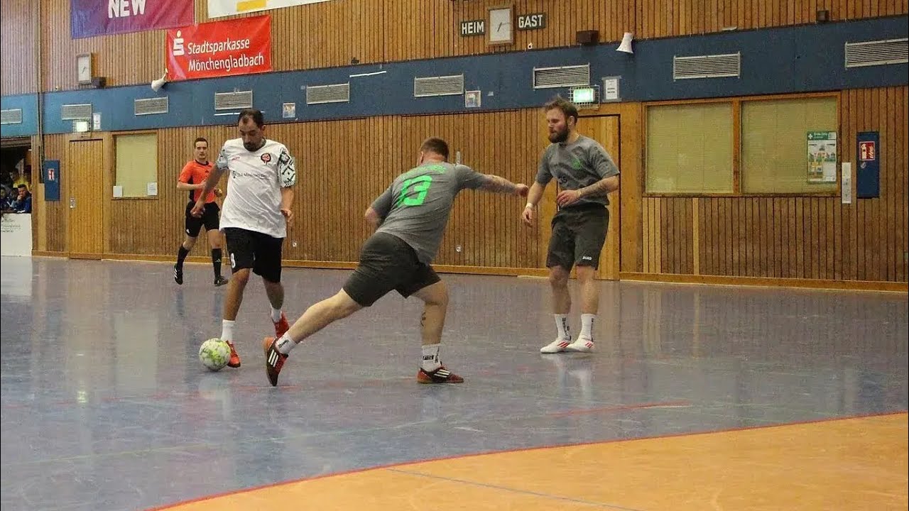 Hallenstadtmeisterschaft Mönchengladbach live: Gruppe 1 (21.12.2025)