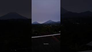 DESA DIKEPUNG GUNUNG 😯 #naturalbeauty #mountains #sindoro #sumbing #prau #shorts #naturalview