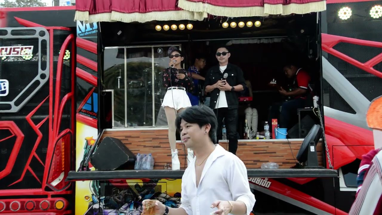 #เอิ้นหาน้องเขียว ฝากติดตามรถแห่ด้วยนะครับ0860775318 ผจก.โจ