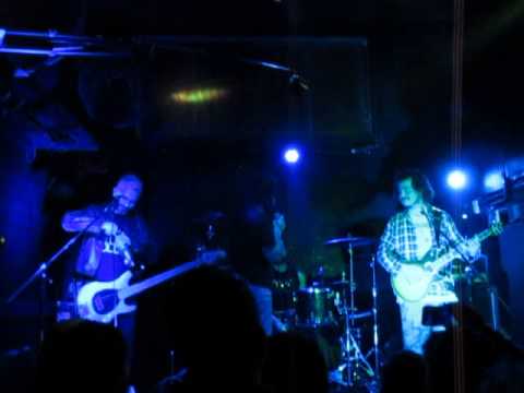 Hijos de Algo - Caliente Ft Wofo (Bar de Rene 13-08-15)