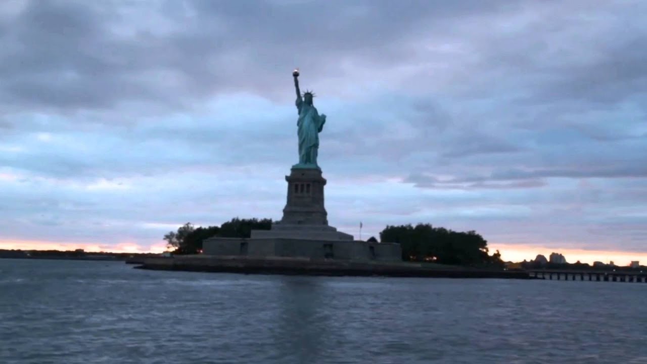 Lightning striking the statue of Liberty in New York City YouTube