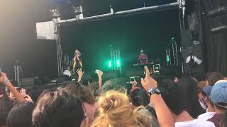 six feet under - billie eilish (live in singapore, laneway 2018)